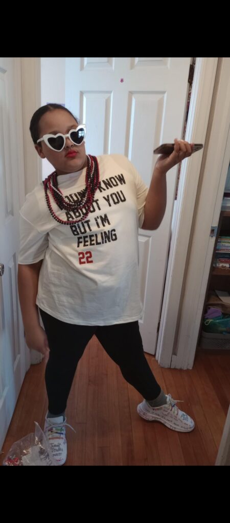 "22" tee